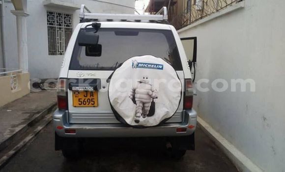 Nunua Ilio tumika Toyota Land Cruiser Prado Nyeupe Gari ndani ya Bujumbura nchini Bujumbura Nunua Ilio tumika Toyota Land Cruiser Prado Nyeupe Gari ndani ya Bujumbura nchini Bujumbura