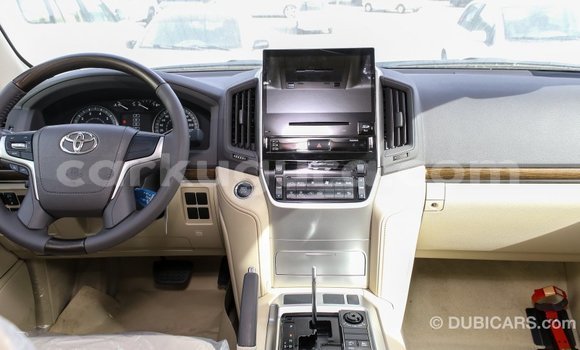 Acheter Import Voiture Toyota Land Cruiser Blanc à Import - Dubai, Bujumbura Acheter Import Voiture Toyota Land Cruiser Blanc à Import - Dubai, Bujumbura