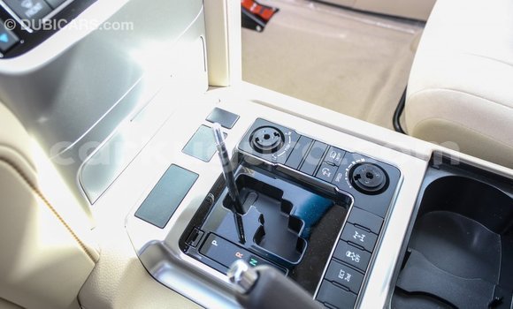 Acheter Import Voiture Toyota Land Cruiser Blanc à Import - Dubai, Bujumbura Acheter Import Voiture Toyota Land Cruiser Blanc à Import - Dubai, Bujumbura