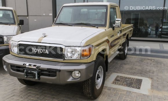 Nunua Imported Toyota Land Cruiser Beige Gari ndani ya Import - Dubai nchini Bujumbura Nunua Imported Toyota Land Cruiser Beige Gari ndani ya Import - Dubai nchini Bujumbura
