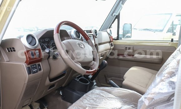 Nunua Imported Toyota Land Cruiser Beige Gari ndani ya Import - Dubai nchini Bujumbura Nunua Imported Toyota Land Cruiser Beige Gari ndani ya Import - Dubai nchini Bujumbura