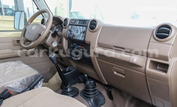 Nunua Imported Toyota Land Cruiser Beige Gari ndani ya Import - Dubai nchini Bujumbura Nunua Imported Toyota Land Cruiser Beige Gari ndani ya Import - Dubai nchini Bujumbura