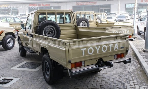 Nunua Imported Toyota Land Cruiser Beige Gari ndani ya Import - Dubai nchini Bujumbura Nunua Imported Toyota Land Cruiser Beige Gari ndani ya Import - Dubai nchini Bujumbura