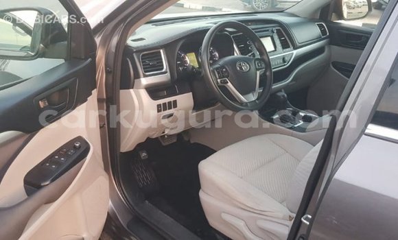 Nunua Imported Toyota Highlander Nyingine Gari ndani ya Import - Dubai nchini Bujumbura Nunua Imported Toyota Highlander Nyingine Gari ndani ya Import - Dubai nchini Bujumbura