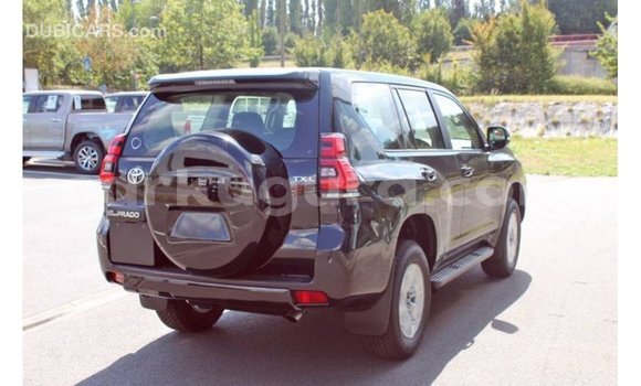 Nunua Imported Toyota Hilux Nyeusi Gari ndani ya Import - Dubai nchini Bujumbura Nunua Imported Toyota Hilux Nyeusi Gari ndani ya Import - Dubai nchini Bujumbura