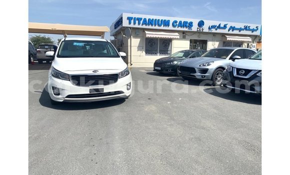 Acheter Import Voiture Kia Carnival Blanc à Import - Dubai, Bujumbura Acheter Import Voiture Kia Carnival Blanc à Import - Dubai, Bujumbura