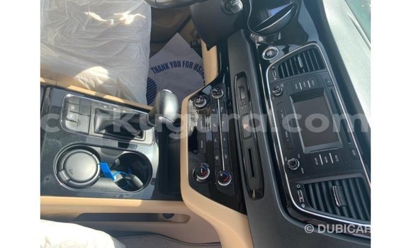Acheter Import Voiture Kia Carnival Blanc à Import - Dubai, Bujumbura Acheter Import Voiture Kia Carnival Blanc à Import - Dubai, Bujumbura