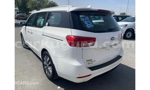 Acheter Import Voiture Kia Carnival Blanc à Import - Dubai, Bujumbura Acheter Import Voiture Kia Carnival Blanc à Import - Dubai, Bujumbura