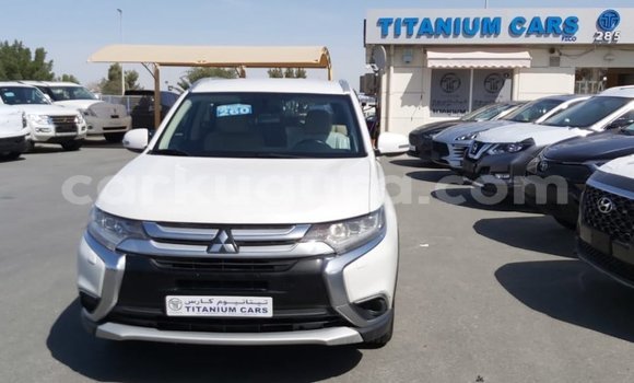 Acheter Import Voiture Mitsubishi Outlander Blanc à Import - Dubai, Bujumbura Acheter Import Voiture Mitsubishi Outlander Blanc à Import - Dubai, Bujumbura