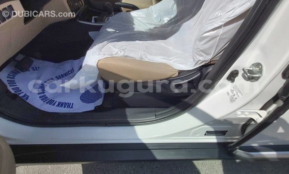 Acheter Import Voiture Mitsubishi Outlander Blanc à Import - Dubai, Bujumbura Acheter Import Voiture Mitsubishi Outlander Blanc à Import - Dubai, Bujumbura