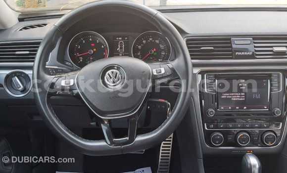Acheter Import Voiture Volkswagen Passat Rouge à Import - Dubai, Bujumbura Acheter Import Voiture Volkswagen Passat Rouge à Import - Dubai, Bujumbura