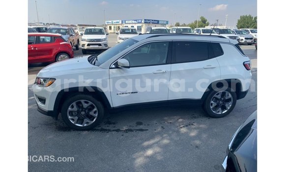 Nunua Imported Jeep Compass Nyeupe Gari ndani ya Import - Dubai nchini Bujumbura Nunua Imported Jeep Compass Nyeupe Gari ndani ya Import - Dubai nchini Bujumbura