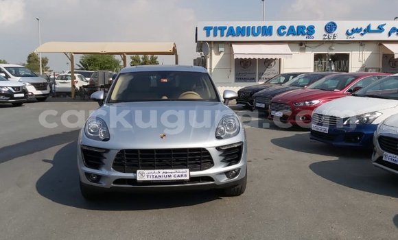 Acheter Import Voiture Porsche Macan Autre à Import - Dubai, Bujumbura