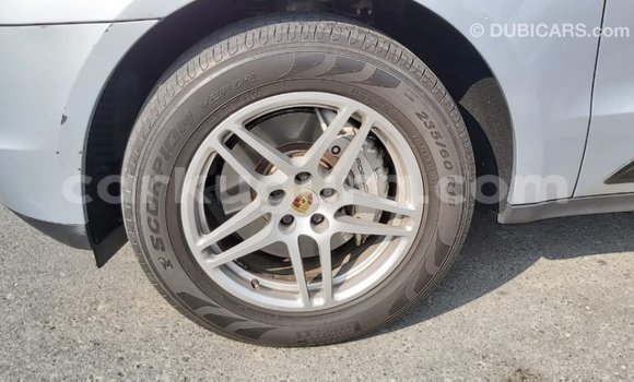 Acheter Import Voiture Porsche Macan Autre à Import - Dubai, Bujumbura Acheter Import Voiture Porsche Macan Autre à Import - Dubai, Bujumbura