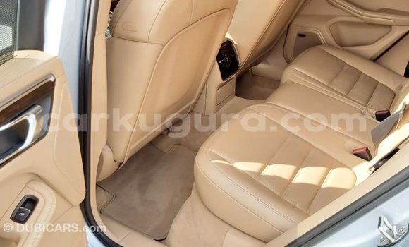 Acheter Import Voiture Porsche Macan Autre à Import - Dubai, Bujumbura Acheter Import Voiture Porsche Macan Autre à Import - Dubai, Bujumbura