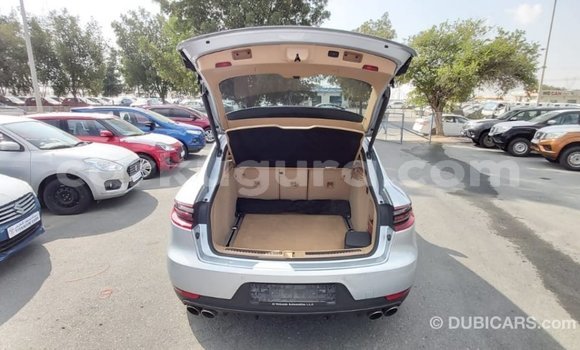 Acheter Import Voiture Porsche Macan Autre à Import - Dubai, Bujumbura Acheter Import Voiture Porsche Macan Autre à Import - Dubai, Bujumbura