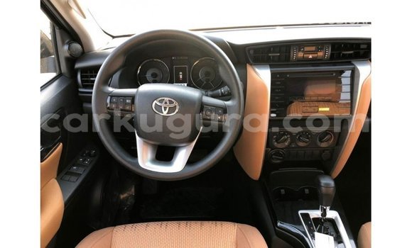 Nunua Imported Toyota Fortuner Nyeusi Gari ndani ya Import - Dubai nchini Bujumbura Nunua Imported Toyota Fortuner Nyeusi Gari ndani ya Import - Dubai nchini Bujumbura
