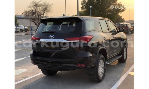 Nunua Imported Toyota Fortuner Nyeusi Gari ndani ya Import - Dubai nchini Bujumbura Nunua Imported Toyota Fortuner Nyeusi Gari ndani ya Import - Dubai nchini Bujumbura