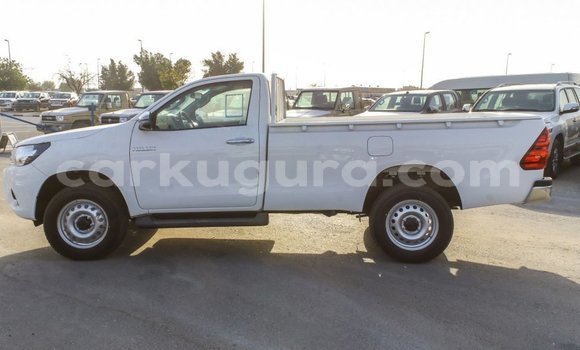 Nunua Imported Toyota Hilux Nyeupe Gari ndani ya Import - Dubai nchini Bujumbura Nunua Imported Toyota Hilux Nyeupe Gari ndani ya Import - Dubai nchini Bujumbura