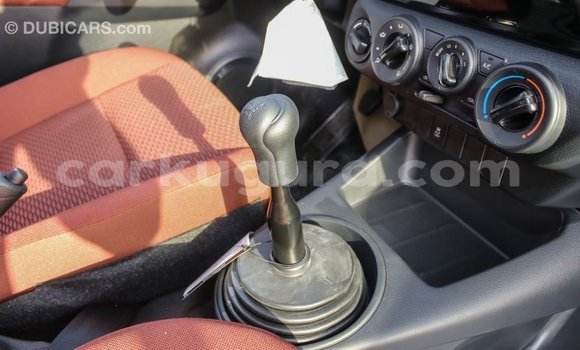 Nunua Imported Toyota Hilux Nyeupe Gari ndani ya Import - Dubai nchini Bujumbura Nunua Imported Toyota Hilux Nyeupe Gari ndani ya Import - Dubai nchini Bujumbura