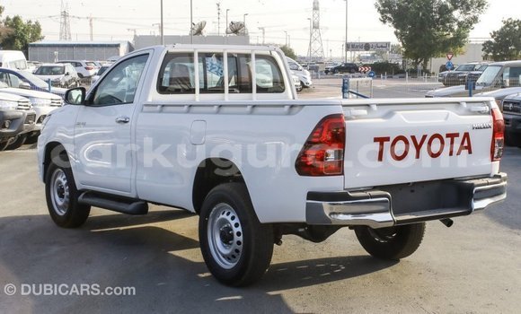 Nunua Imported Toyota Hilux Nyeupe Gari ndani ya Import - Dubai nchini Bujumbura Nunua Imported Toyota Hilux Nyeupe Gari ndani ya Import - Dubai nchini Bujumbura
