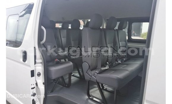 Nunua Imported Toyota Hiace Nyeupe Gari ndani ya Import - Dubai nchini Bujumbura Nunua Imported Toyota Hiace Nyeupe Gari ndani ya Import - Dubai nchini Bujumbura