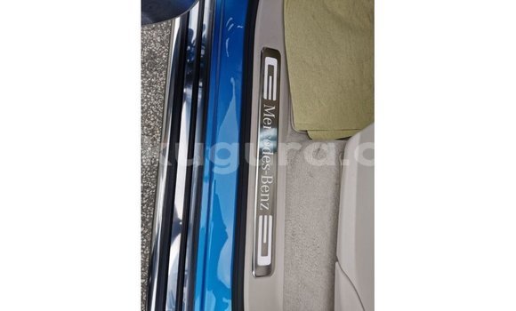 Acheter Import Voiture Mercedes-Benz 190 Bleu à Import - Dubai, Bujumbura Acheter Import Voiture Mercedes-Benz 190 Bleu à Import - Dubai, Bujumbura