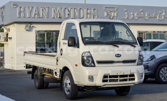 Nunua Imported Kia Carens Nyeupe Gari ndani ya Import - Dubai nchini Bujumbura Nunua Imported Kia Carens Nyeupe Gari ndani ya Import - Dubai nchini Bujumbura