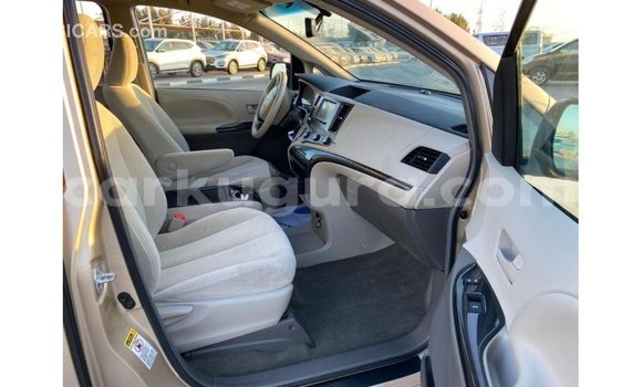 Nunua Imported Toyota Sienna Nyingine Gari ndani ya Import - Dubai nchini Bujumbura Nunua Imported Toyota Sienna Nyingine Gari ndani ya Import - Dubai nchini Bujumbura