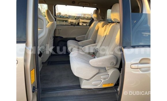 Nunua Imported Toyota Sienna Nyingine Gari ndani ya Import - Dubai nchini Bujumbura Nunua Imported Toyota Sienna Nyingine Gari ndani ya Import - Dubai nchini Bujumbura