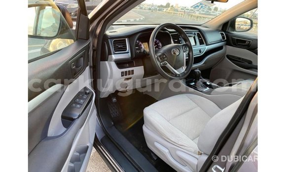 Nunua Imported Toyota Highlander Nyingine Gari ndani ya Import - Dubai nchini Bujumbura Nunua Imported Toyota Highlander Nyingine Gari ndani ya Import - Dubai nchini Bujumbura