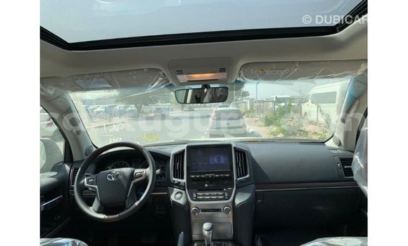Nunua Imported Toyota Land Cruiser Nyeusi Gari ndani ya Import - Dubai nchini Bujumbura Nunua Imported Toyota Land Cruiser Nyeusi Gari ndani ya Import - Dubai nchini Bujumbura