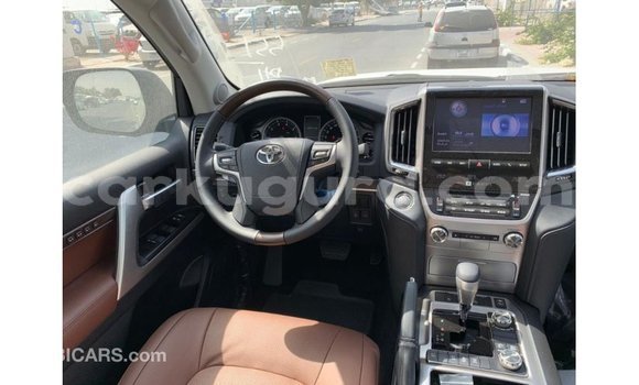Nunua Imported Toyota Land Cruiser Nyeusi Gari ndani ya Import - Dubai nchini Bujumbura Nunua Imported Toyota Land Cruiser Nyeusi Gari ndani ya Import - Dubai nchini Bujumbura