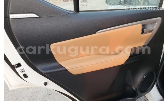 Nunua Imported Toyota Fortuner Nyeupe Gari ndani ya Import - Dubai nchini Bujumbura Nunua Imported Toyota Fortuner Nyeupe Gari ndani ya Import - Dubai nchini Bujumbura