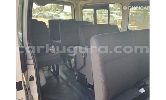 Nunua Imported Toyota Hiace Nyeupe Gari ndani ya Import - Dubai nchini Bujumbura Nunua Imported Toyota Hiace Nyeupe Gari ndani ya Import - Dubai nchini Bujumbura