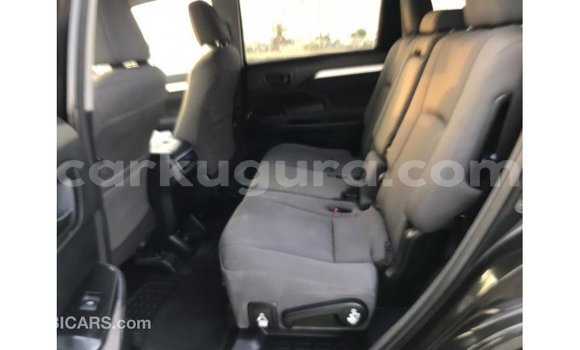 Nunua Imported Toyota Highlander Nyeusi Gari ndani ya Import - Dubai nchini Bujumbura Nunua Imported Toyota Highlander Nyeusi Gari ndani ya Import - Dubai nchini Bujumbura