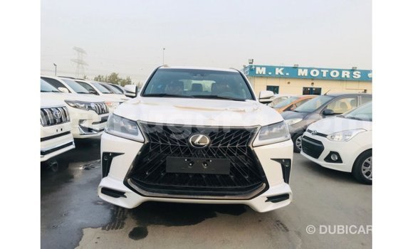 Nunua Imported Lexus LX Nyeupe Gari ndani ya Import - Dubai nchini Bujumbura Nunua Imported Lexus LX Nyeupe Gari ndani ya Import - Dubai nchini Bujumbura
