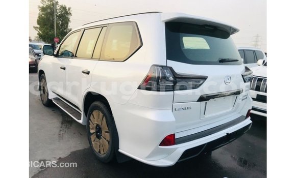 Nunua Imported Lexus LX Nyeupe Gari ndani ya Import - Dubai nchini Bujumbura Nunua Imported Lexus LX Nyeupe Gari ndani ya Import - Dubai nchini Bujumbura