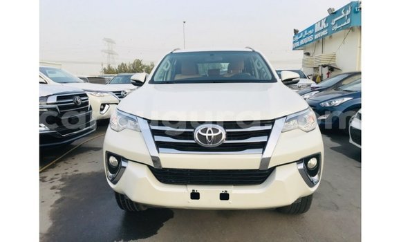 Nunua Imported Toyota Fortuner Nyeupe Gari ndani ya Import - Dubai nchini Bujumbura Nunua Imported Toyota Fortuner Nyeupe Gari ndani ya Import - Dubai nchini Bujumbura