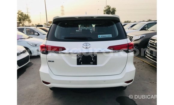 Nunua Imported Toyota Fortuner Nyeupe Gari ndani ya Import - Dubai nchini Bujumbura Nunua Imported Toyota Fortuner Nyeupe Gari ndani ya Import - Dubai nchini Bujumbura
