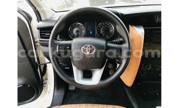 Nunua Imported Toyota Fortuner Nyeupe Gari ndani ya Import - Dubai nchini Bujumbura Nunua Imported Toyota Fortuner Nyeupe Gari ndani ya Import - Dubai nchini Bujumbura