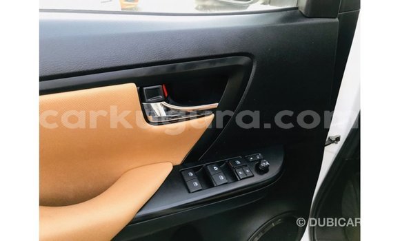Nunua Imported Toyota Fortuner Nyeupe Gari ndani ya Import - Dubai nchini Bujumbura Nunua Imported Toyota Fortuner Nyeupe Gari ndani ya Import - Dubai nchini Bujumbura
