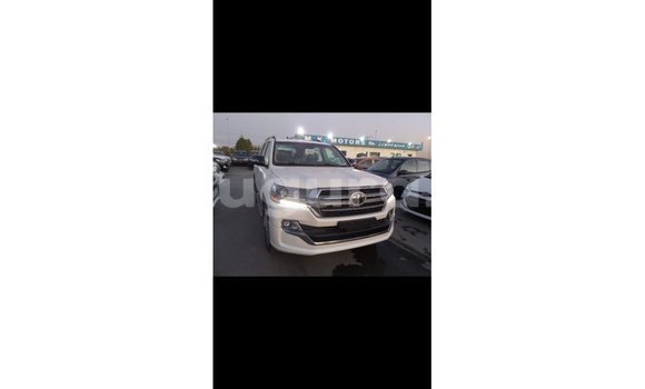 Acheter Import Voiture Toyota Land Cruiser Blanc à Import - Dubai, Bujumbura Acheter Import Voiture Toyota Land Cruiser Blanc à Import - Dubai, Bujumbura