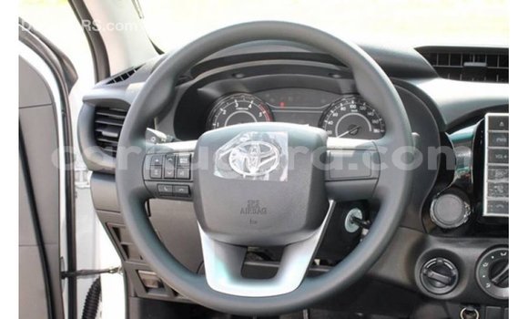 Acheter Import Voiture Toyota Hilux Blanc à Import - Dubai, Bujumbura Acheter Import Voiture Toyota Hilux Blanc à Import - Dubai, Bujumbura