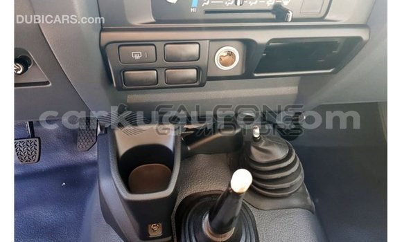 Nunua Imported Toyota Land Cruiser Nyeupe Gari ndani ya Import - Dubai nchini Bujumbura Nunua Imported Toyota Land Cruiser Nyeupe Gari ndani ya Import - Dubai nchini Bujumbura