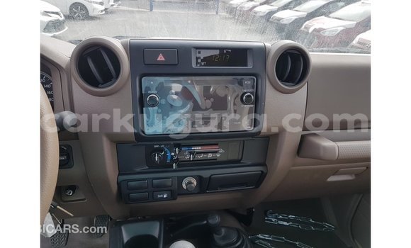 Buy Import Toyota Land Cruiser Beige Car in Import - Dubai in Bujumbura Buy Import Toyota Land Cruiser Beige Car in Import - Dubai in Bujumbura