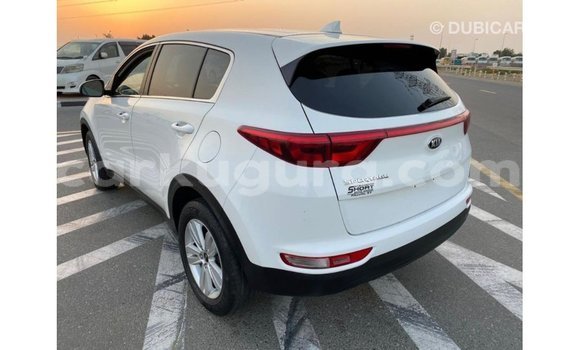 Nunua Imported Kia Sportage Nyeupe Gari ndani ya Import - Dubai nchini Bujumbura Nunua Imported Kia Sportage Nyeupe Gari ndani ya Import - Dubai nchini Bujumbura