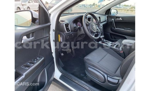 Nunua Imported Kia Sportage Nyeupe Gari ndani ya Import - Dubai nchini Bujumbura Nunua Imported Kia Sportage Nyeupe Gari ndani ya Import - Dubai nchini Bujumbura