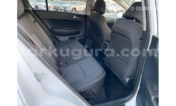 Nunua Imported Kia Sportage Nyeupe Gari ndani ya Import - Dubai nchini Bujumbura Nunua Imported Kia Sportage Nyeupe Gari ndani ya Import - Dubai nchini Bujumbura