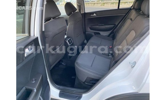 Nunua Imported Kia Sportage Nyeupe Gari ndani ya Import - Dubai nchini Bujumbura Nunua Imported Kia Sportage Nyeupe Gari ndani ya Import - Dubai nchini Bujumbura